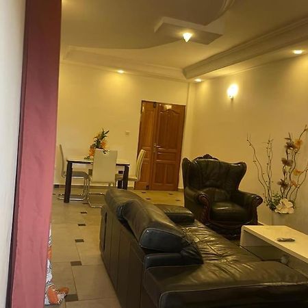 Km Cozy Two Room Apprt Yaoundé Exterior foto