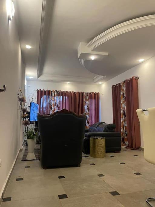 Km Cozy Two Room Apprt Yaoundé Exterior foto